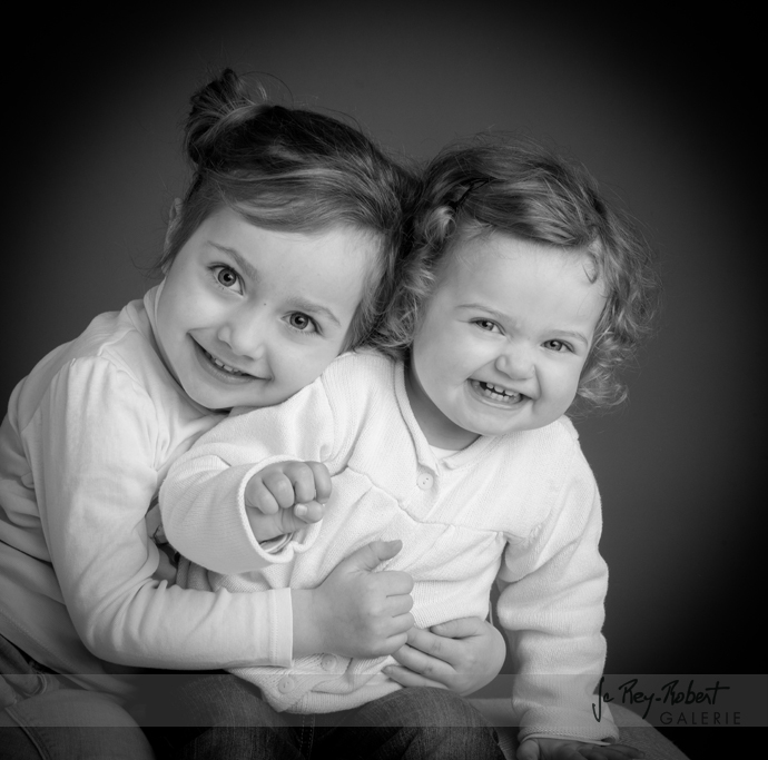 Portraitb d'enfants noir et blanc